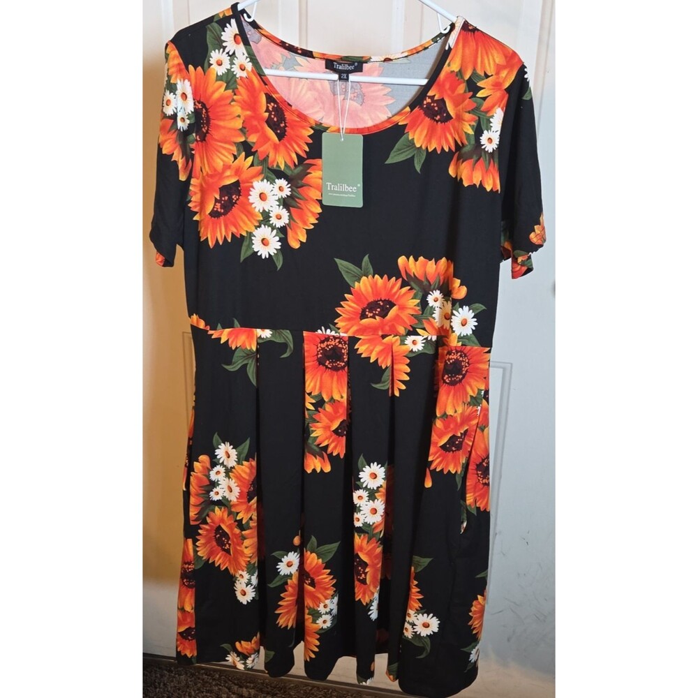 Traililbee Dress Black W/ Sunflower Print Size 2X NWT New